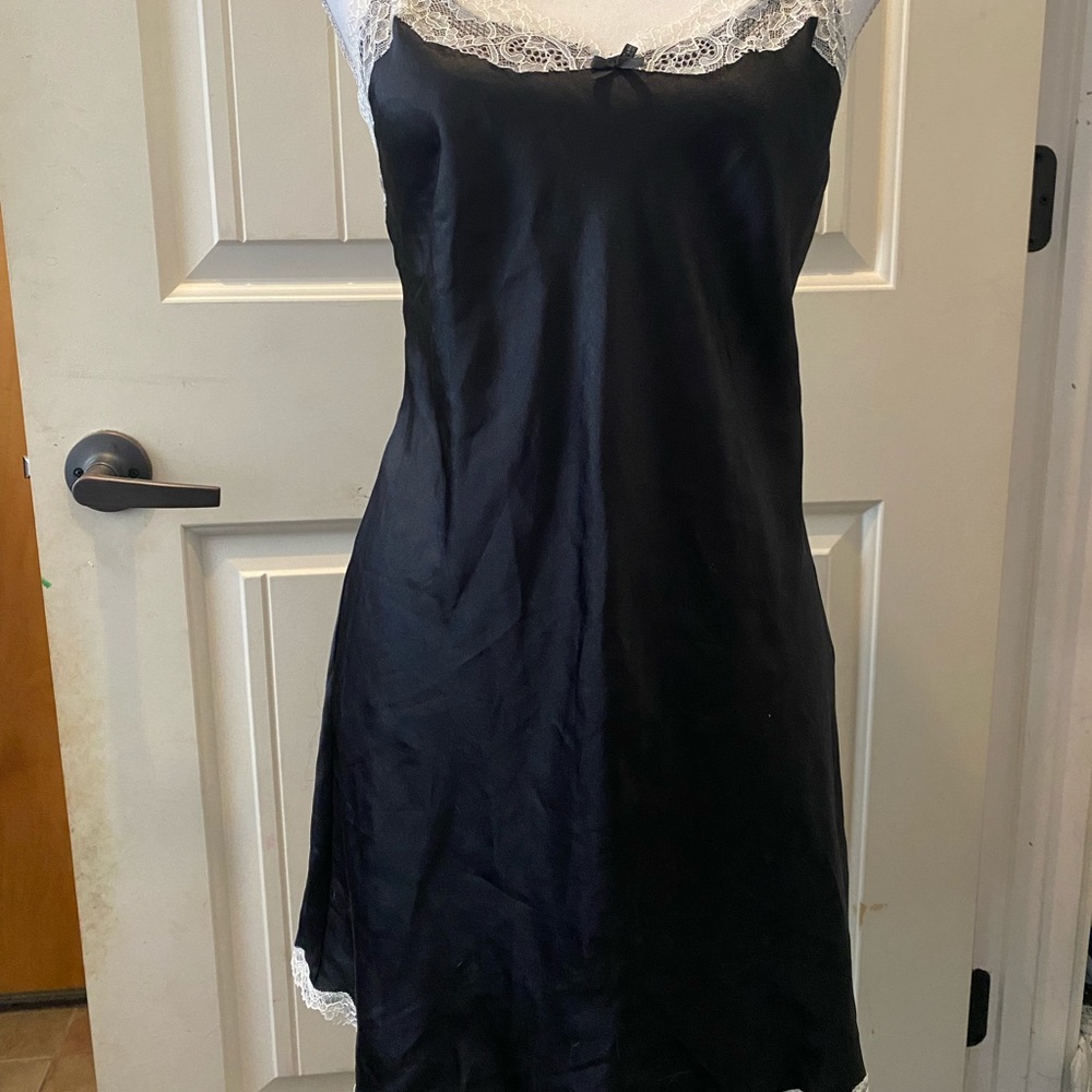 Victoria’s Secret Lingerie-Medium- NWT